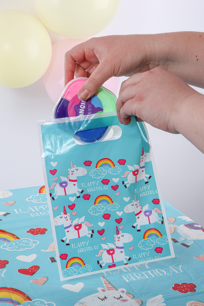 16 Unicorn Plastic Party Bags